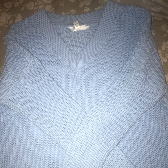 V-NECK SWEATER NWT - Picture 2 of 3